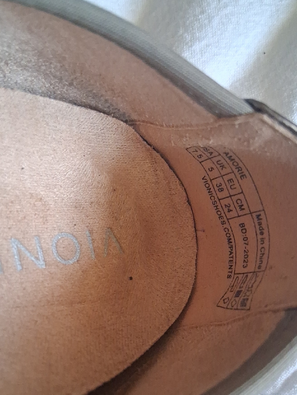 Vionic Amorie Ballet Flats in Metallic Pewter Leather!Size 7.5 - Picture 4 of 7
